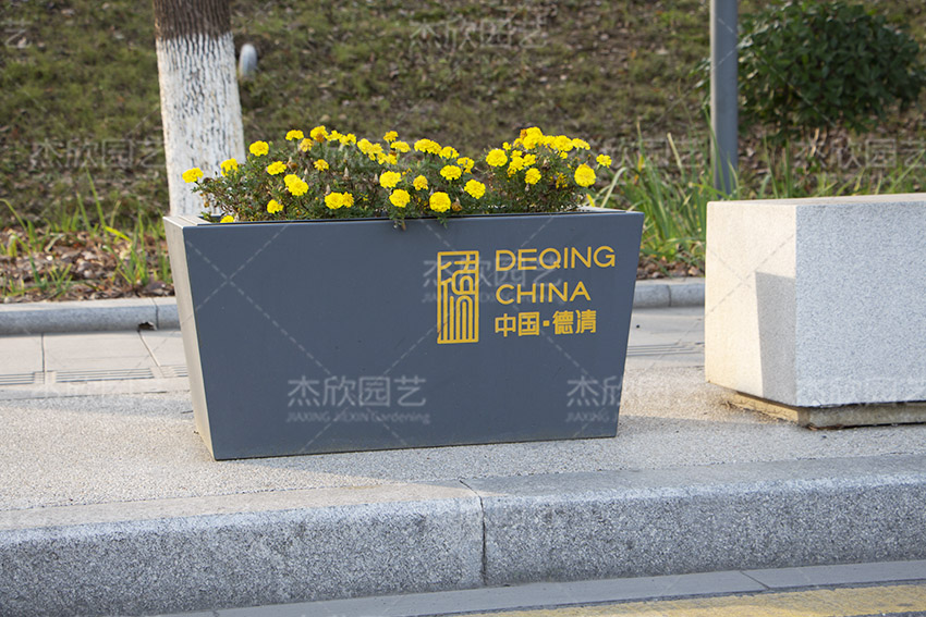 未來之城不鏽鋼道路隔離花箱浙江湖州案例